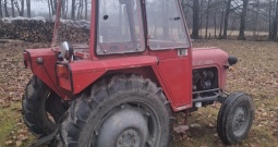 Traktor IMT 539