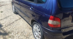 Rwnault senic 1.9dci 75kw 2003 za slaganje ili dijelovi