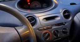Yaris 2001. godište