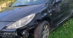 Prodajem karambolirani Peugeot 307 u voznom stanju