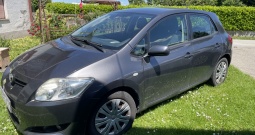 Prodajem Toyotu Auris 1.4 benzinac