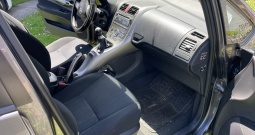 Prodajem Toyotu Auris 1.4 benzinac