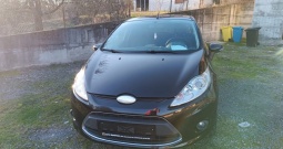 Ford fiesta 1,4 16v sa plinom u super stanju