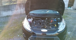 Ford fiesta 1,4 16v sa plinom u super stanju