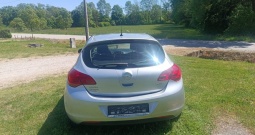 Opel Astra 1,7 cdti kao nova
