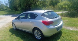Opel Astra 1,7 cdti kao nova