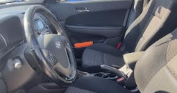 Hyundai i30 1,4 16V + LPG, klima