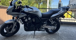 Yamaha fzs 600