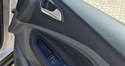 Srebrni sa efektom, c-max ,1,6 tempomat, dvozonska klima, kožni volan
