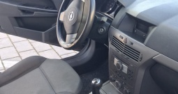 Opel Astra 1,4 16V. 2006 god, registriran do 2/2027. Prešao 260000 km. Bez ulaga