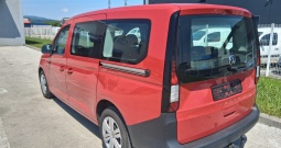 VW caddy maxi 2. 0 TDi 7 sjedala