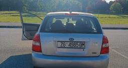 Kia cerato 1.5 CRDi