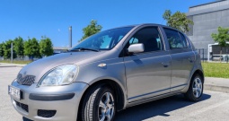 Toyota yaris 1.0 benzin, 2003.