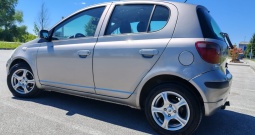 Toyota yaris 1.0 benzin, 2003.