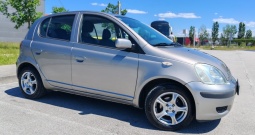 Toyota yaris 1.0 benzin, 2003.