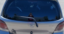 Toyota yaris 1.0 benzin, 2003.