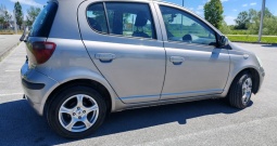 Toyota yaris 1.0 benzin, 2003.