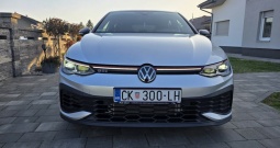 VW Golf 8 2,0 TSI