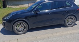 Porsche CayenneS e-Hybrid
