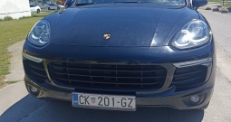 Porsche CayenneS e-Hybrid