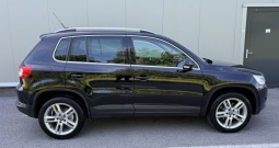 VW Tiguan 1,4 tsi sportline 150 ks *118. 000 km*hr auto * kao nov