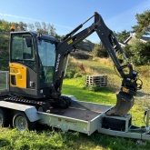 2020 Bager Volvo EC20E + transportna prikolica