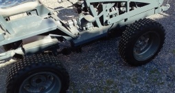 Quad novo izrađen i prikolica