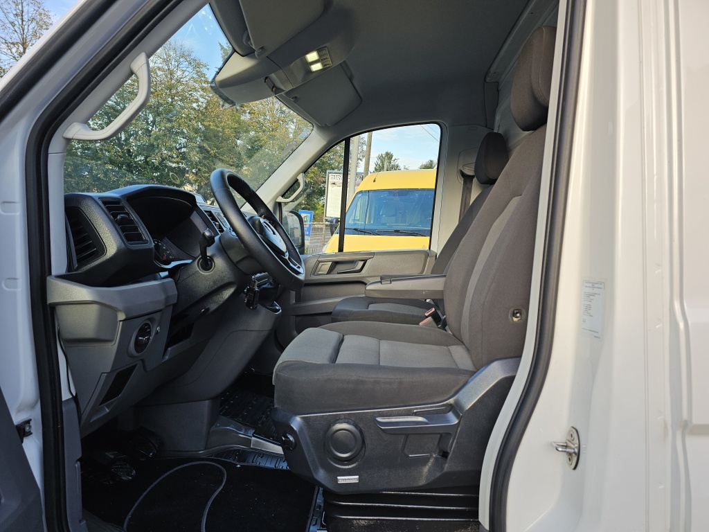 Vučna VW Crafter 2.0 TDI 180 KS,mod.'20.,reg na ime,top stanje