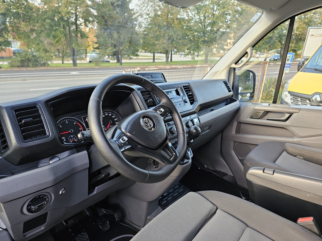 Vučna VW Crafter 2.0 TDI 180 KS,mod.'20.,reg na ime,top stanje