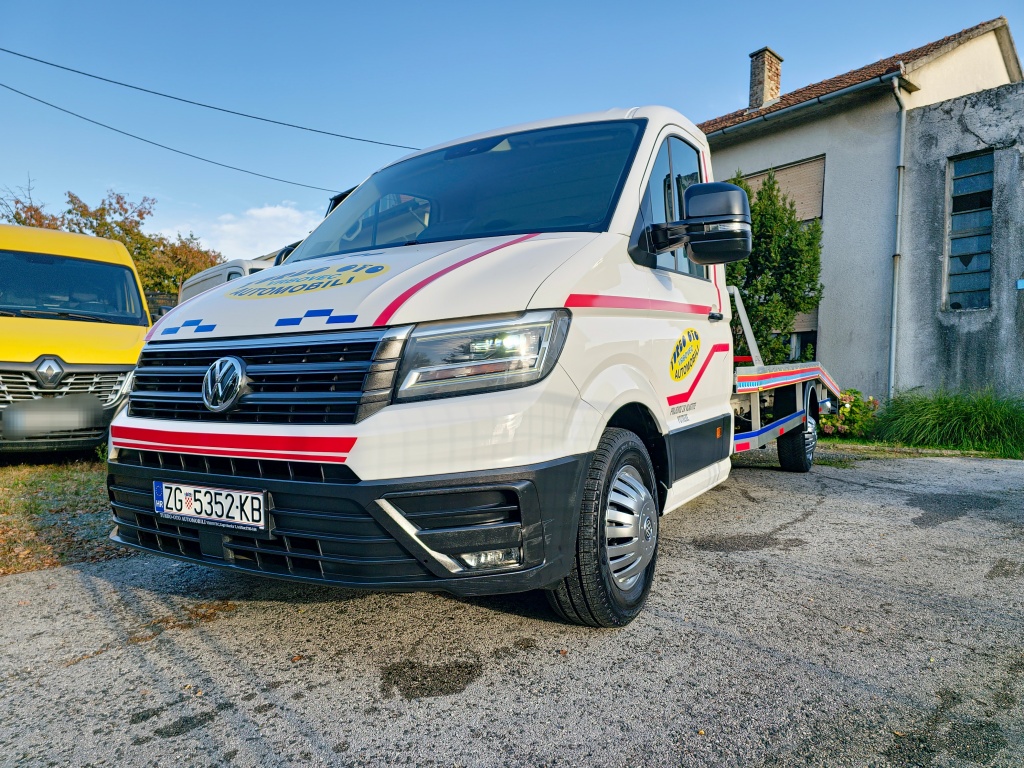Vučna VW Crafter 2.0 TDI 180 KS,mod.'20.,reg na ime,top stanje