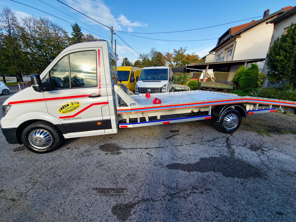 Vučna VW Crafter 2.0 TDI 180 KS,mod.'20.,reg na ime,top stanje