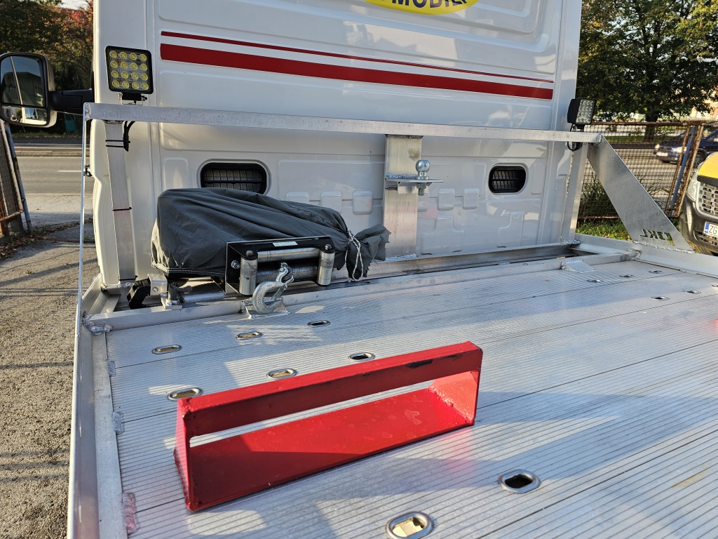 Vučna VW Crafter 2.0 TDI 180 KS,mod.'20.,reg na ime,top stanje