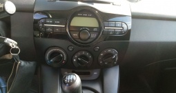 Mazda 2, 1.3i, 55kw, Odlična, Samo 74.334km, Registracija godinu dana