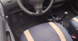 Toyota yaris 1.0 vvt-i 2003 rega do 2/2027 klima
