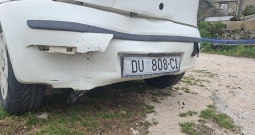 Prodaje se za dijelove. Stanje prema fotografijama.