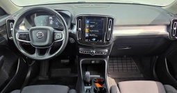 VOLVO XC40 1.5 T3 MOMENTUM PRO