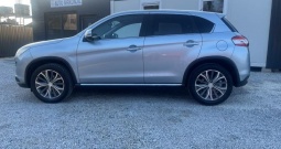 Peugeot 4008 1,6 HDi 4x4 115 *ALURE*XENON*NAVIGACIJA*KAMREA*SERVISNA*