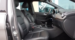 MERCEDES BENZ B180d *Urban Edition*LED SVJETLA*P.D.C*KOŽA*NAVIGACIJA
