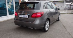 MERCEDES BENZ B180d *Urban Edition*LED SVJETLA*P.D.C*KOŽA*NAVIGACIJA