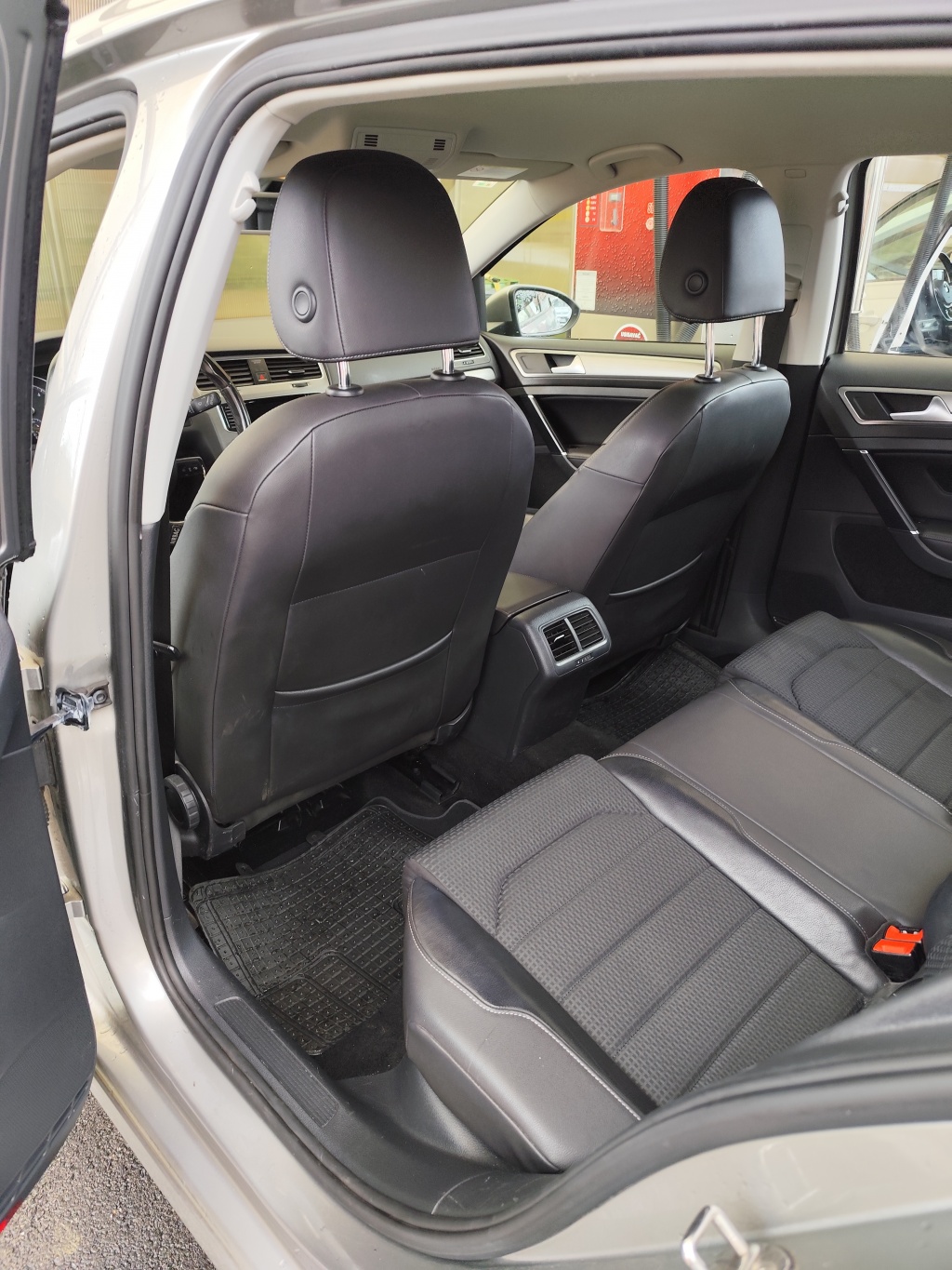 VW Golf VII 1.6 tdi, reg. do 10/26g., bogata oprema