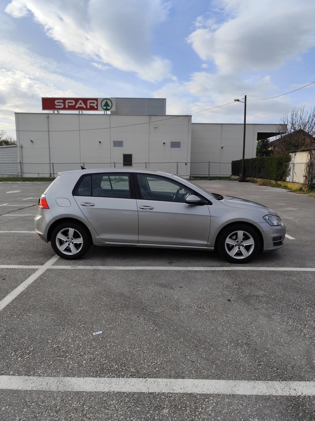 VW Golf VII 1.6 tdi, reg. do 10/26g., bogata oprema