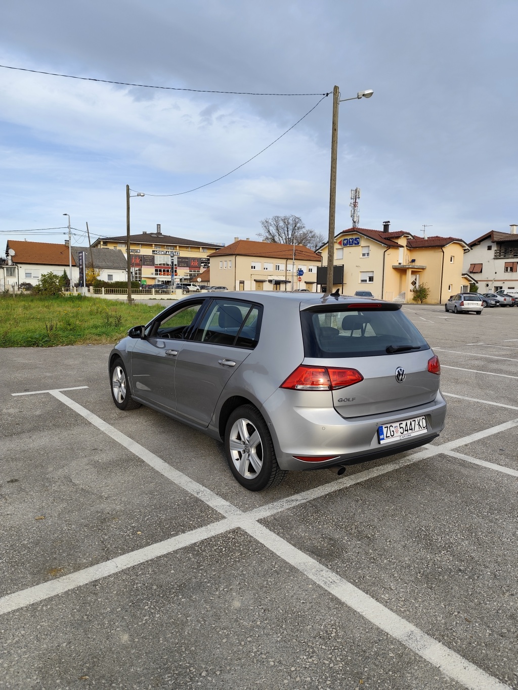 VW Golf VII 1.6 tdi, reg. do 10/26g., bogata oprema