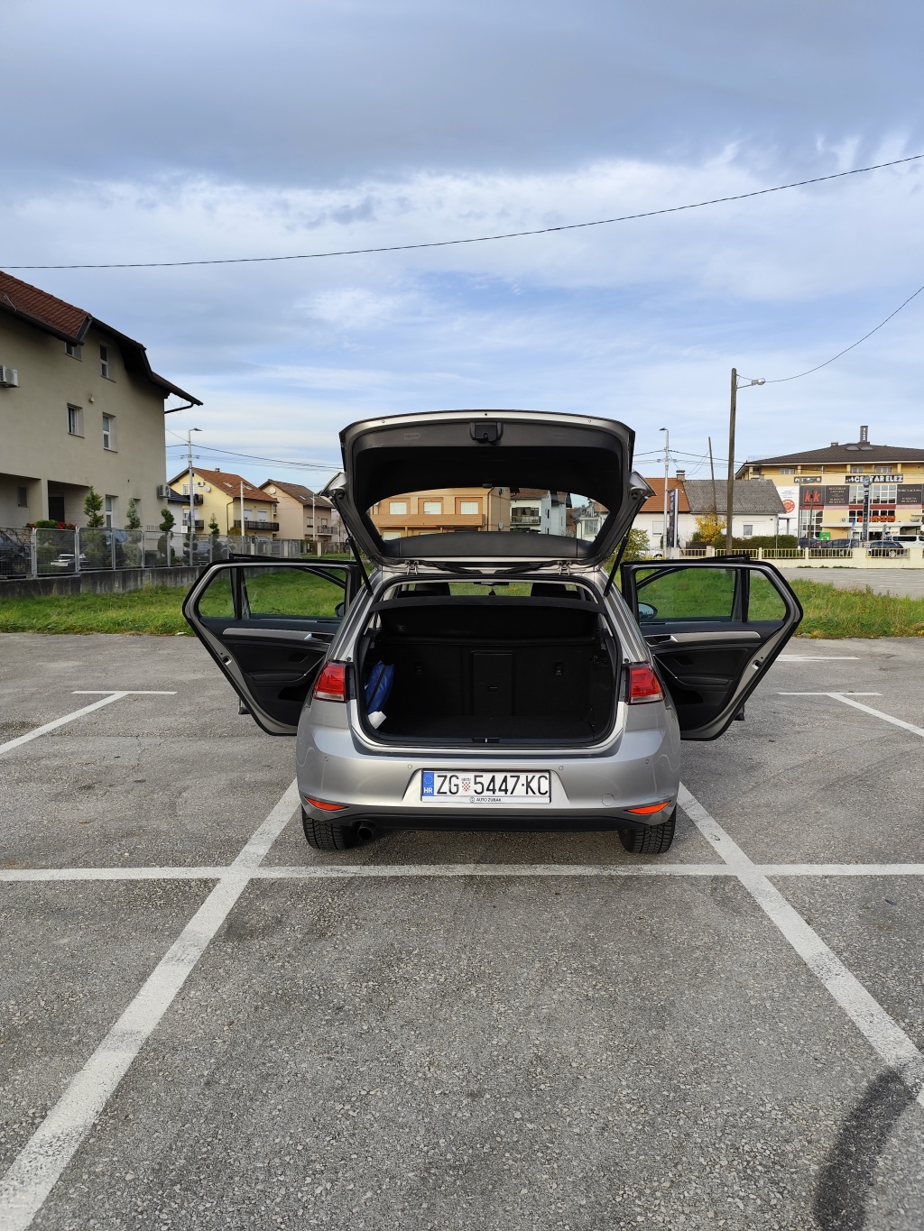 VW Golf VII 1.6 tdi, reg. do 10/26g., bogata oprema