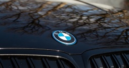 BMW 330e LCI 2023