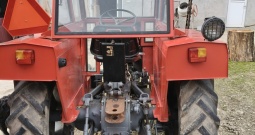 IMT 542 s kabinom