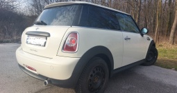 Mini 1,6 D garažiran 2 seta felgi i guma reg 02.2027