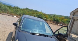 Citroen C4,1.4 2006 god. 194.000km