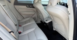 VOLVO XC60 2.0 MOMENTUM PRO