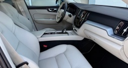 VOLVO XC60 2.0 MOMENTUM PRO