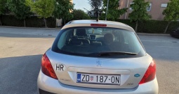 Peugeot 207 1.4VTI registriran do 02/2027